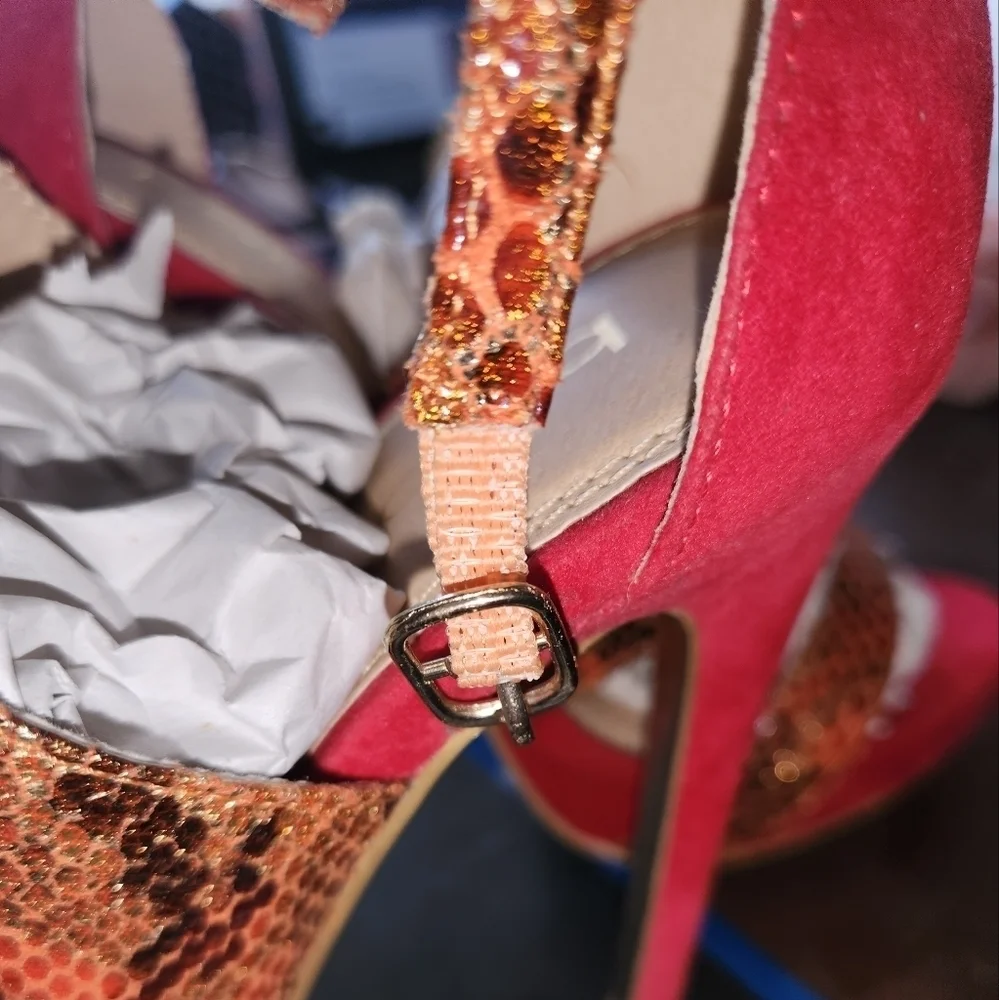 BEBE RED STATEMENT HEELS SIZE 6